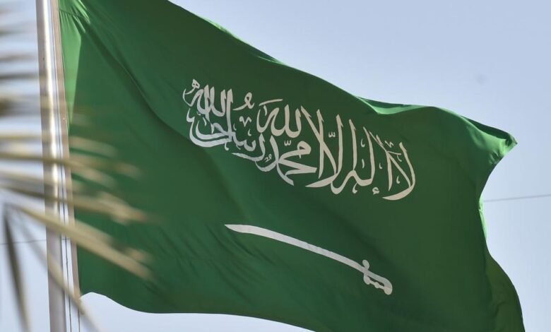 القبض على وافد هدد فتاة وأساء للذات الإلهية