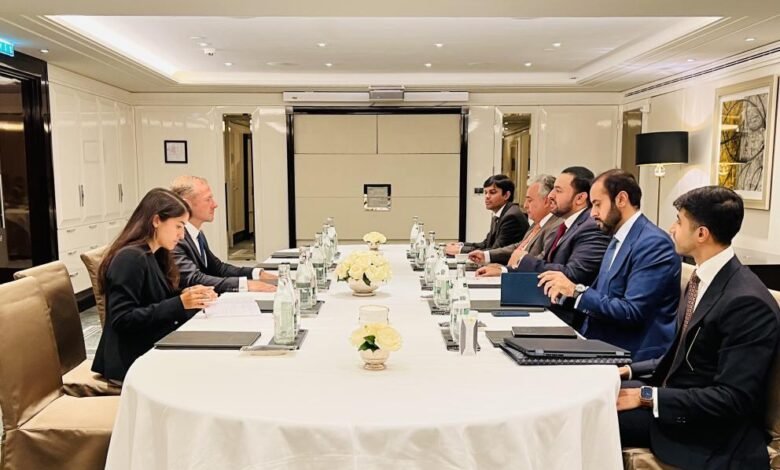 قطر وفرنسا تبحثان الأزمة الليبية وقضايا إقليمية