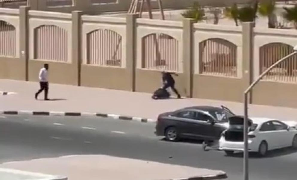 صورة مميزة: اعتداء رجل بوحشية على امرأة يشعل غضباً في الكويت