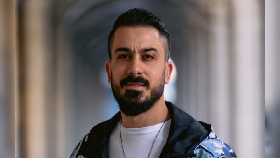 صورة مميزة: أحمد العقاد يستعد لإطلاق أغنيته الجديدة مني آسف