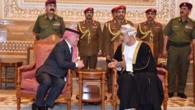 سلطان عُمان رابع زعيم خليجي يتباحث هاتفياً مع ملك الأردن