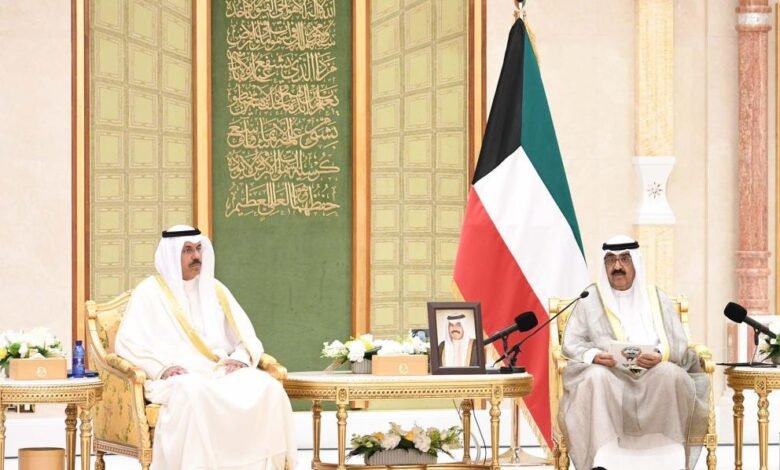 صحيفة اجتماعات الأحد لحسم خيار استقالة حكومة الكويت