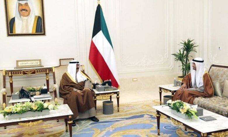 ولي عهد الكويت يشيد بدور الحجرف ودعمه للعمل الخليجي
