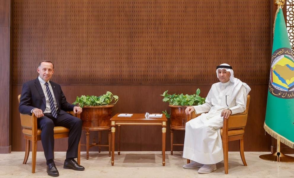 صورة مميزة: البديوي يؤكد دعم مجلس التعاون حل الأزمة الأوكرانية سلمياً