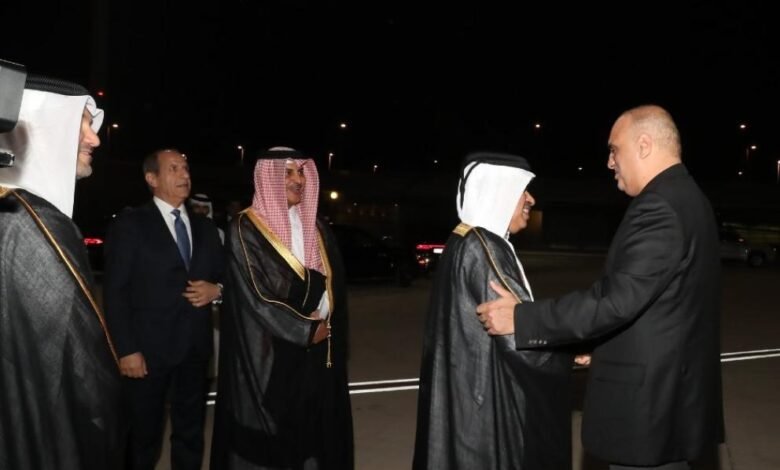 رئيس الوزراء الأردني يصل الدوحة في زيارة عمل
