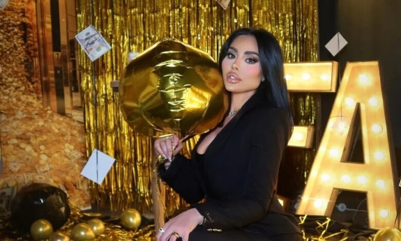 الفنانة فابيانا سكاف تحتفل بعيد ميلادها بإطلالة ذهبية تخطف الأنظار