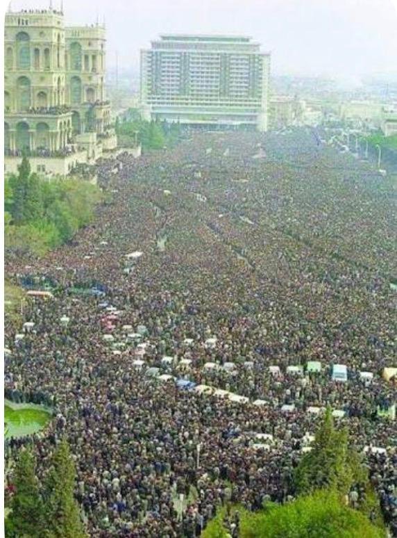 صورة مميزة: بمناسبة الذكرى السادسة والثلاثين بفاجعة كانون الثاني في مدينة باكو