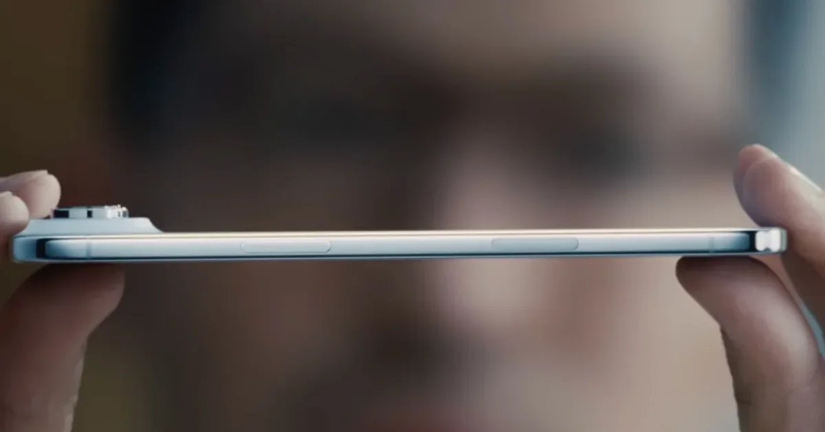 كشف مختبر الذكاء الاصطناعي الغامض الذي سرق مصمم iPhone Air - صورة مميزة صورة مميزة: كشف مختبر الذكاء الاصطناعي الغامض الذي سرق مصمم iPhone Air