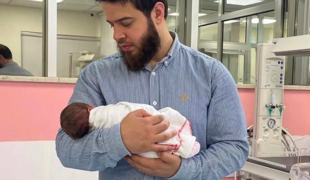 صورة مميزة: أدهم نابلسي يستقبل مولودته الثانية ويكشف عن اسمها