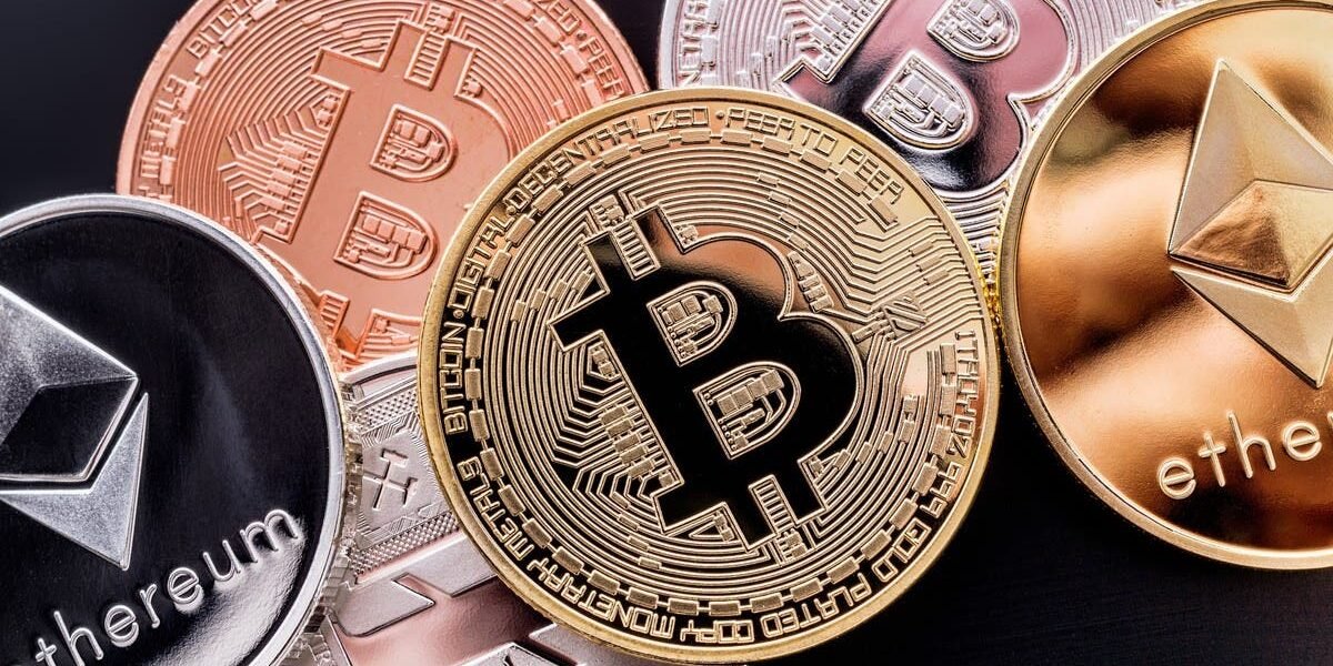 العملات المشفرة بين تحفيز الفائدة الأميركية وتحدي التشريعات الغائبة