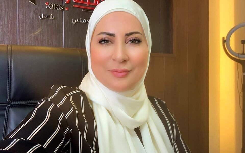وفاء بيضون أيّها المعلم عظمتك السماء .. إنك فوق الوصف والأوصاف!