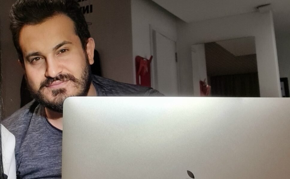 Ahmad chhadeh يشرح كيف تصبح خبيرًا على مواقع التواصل الاجتماعي؟ - صورة مميزة صورة مميزة: Ahmad chhadeh يشرح كيف تصبح خبيرًا على مواقع التواصل الاجتماعي؟