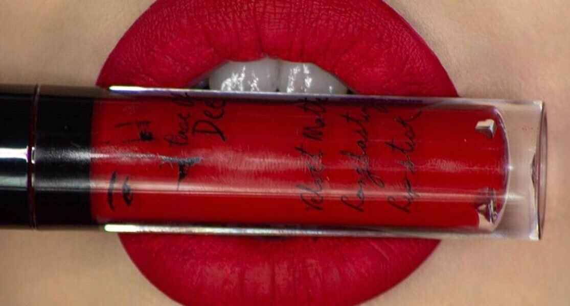 Face of Dee تطلق مجموعة Matte lipstick بـ١٣ لون استثنائي