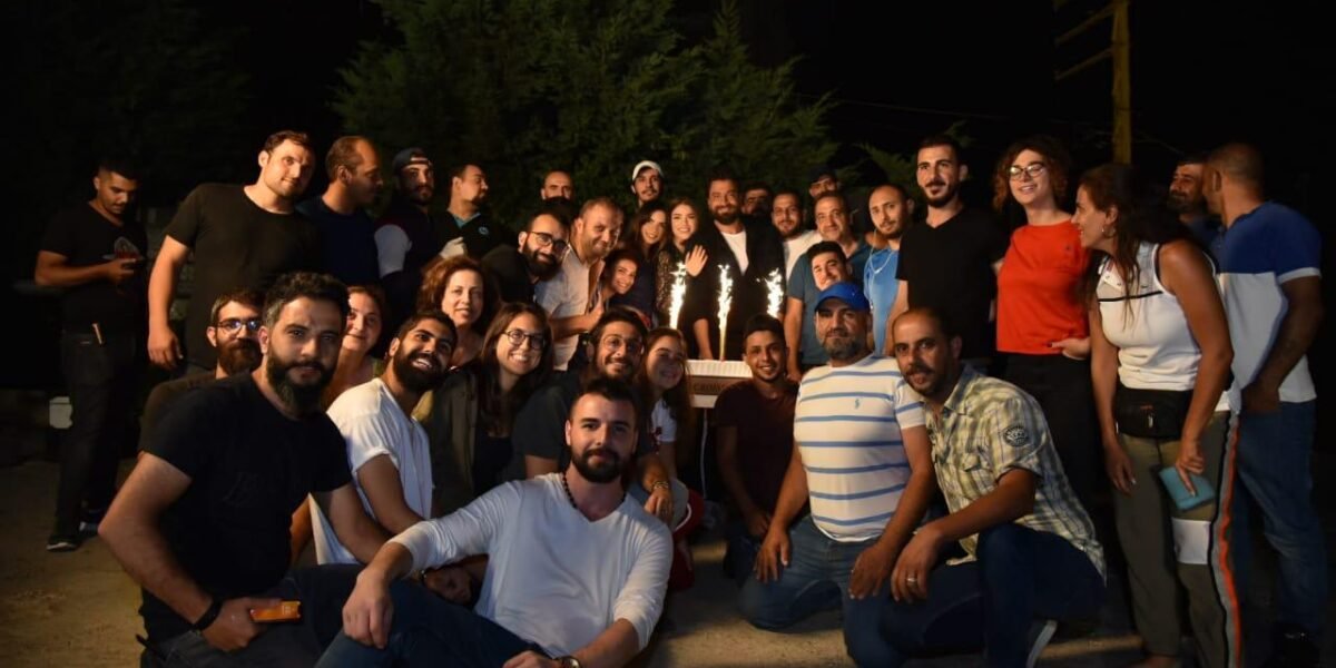 صورة مميزة: أسرة مسلسل من الآخر تحتفل بإنتهاء التصوير