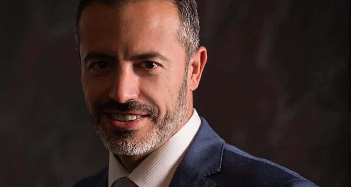 الدكتور حبيب ظريفه مؤسس عيادة Ferrari Dental Clinic by Smile Infinity في بيروت