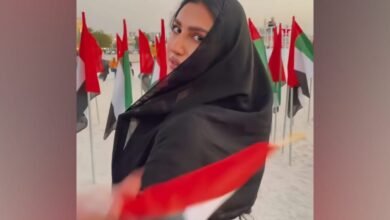 المؤثرة كارول عطية تتصدر العناوين في اليوم الوطني الإماراتي