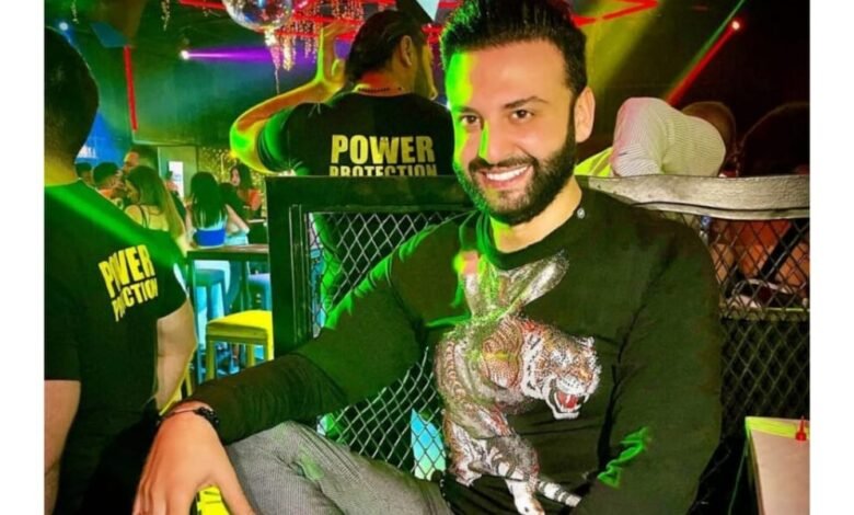 المزين Elie Samaha الشعر الرائع يوم الزفاف نتيجةٌ لنظام عناية مسبقة