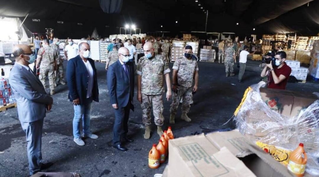 صورة مميزة: سفير المملكة المغربية محمد كرين يقوم بجولة تفقدية على تسليم المساعدات التي ارسلتها المملكة الى لبنان في البيال