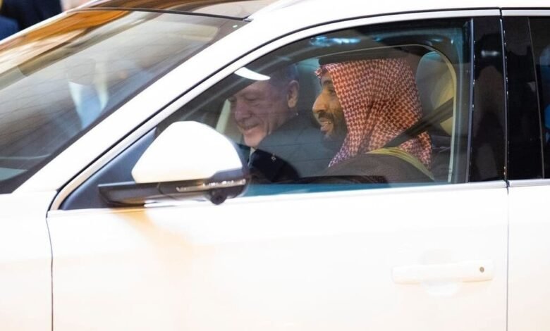 محمد بن سلمان يصطحب الرئيس التركي لمكان إقامته بجدة