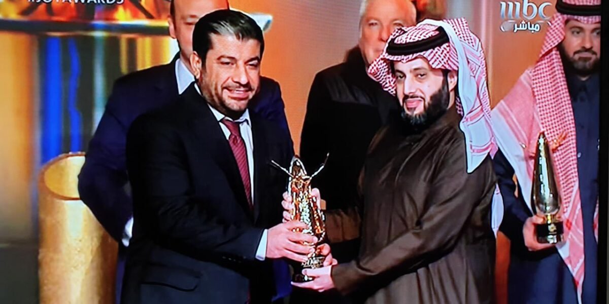 صورة مميزة: مدير عام قطاعي الموسيقى والإذاعات في مجموعة ام بي سي زياد حمزه يحصد جائزة Joy Awards