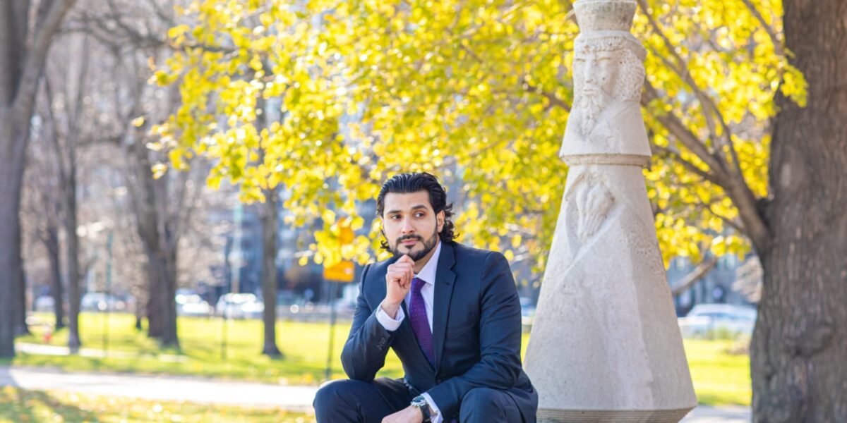 صورة مميزة: من شيكاغو إلى القمة رحلة Mohammad Ayman Owaynat في عالم المحاماة